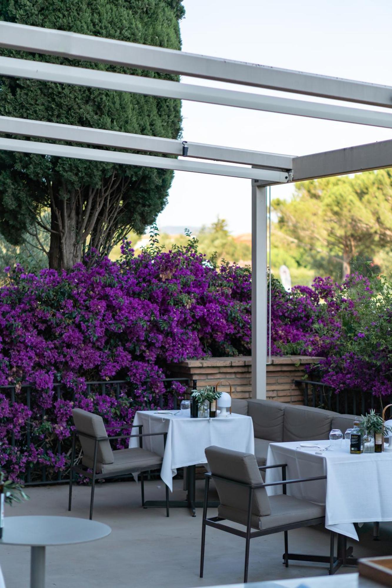 Wine & Golf Hotel
