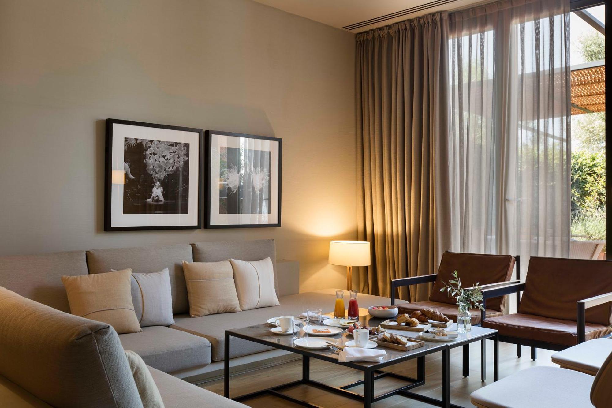 Wine & Golf Hotel